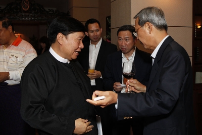 Chairman Dr. Lee Boon Yang and President Mr. Swee Yiow with Win Aung, President of the UMFCCI 2012 Business Group dinner get-together