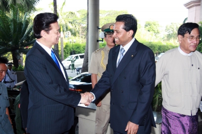 Saman Sarathchandra greets H.E Mr. Nguyen Tan Dung, Prime Minister of the Socialist Republic of Vietnam
